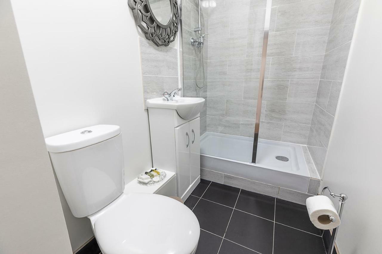 Grand Swiss Cottage Apartment London Bagian luar foto