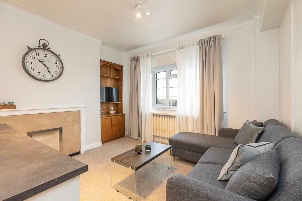 Grand Swiss Cottage Apartment London Bagian luar foto