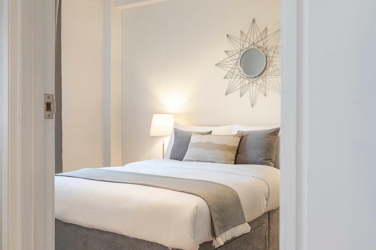 Grand Swiss Cottage Apartment London Bagian luar foto