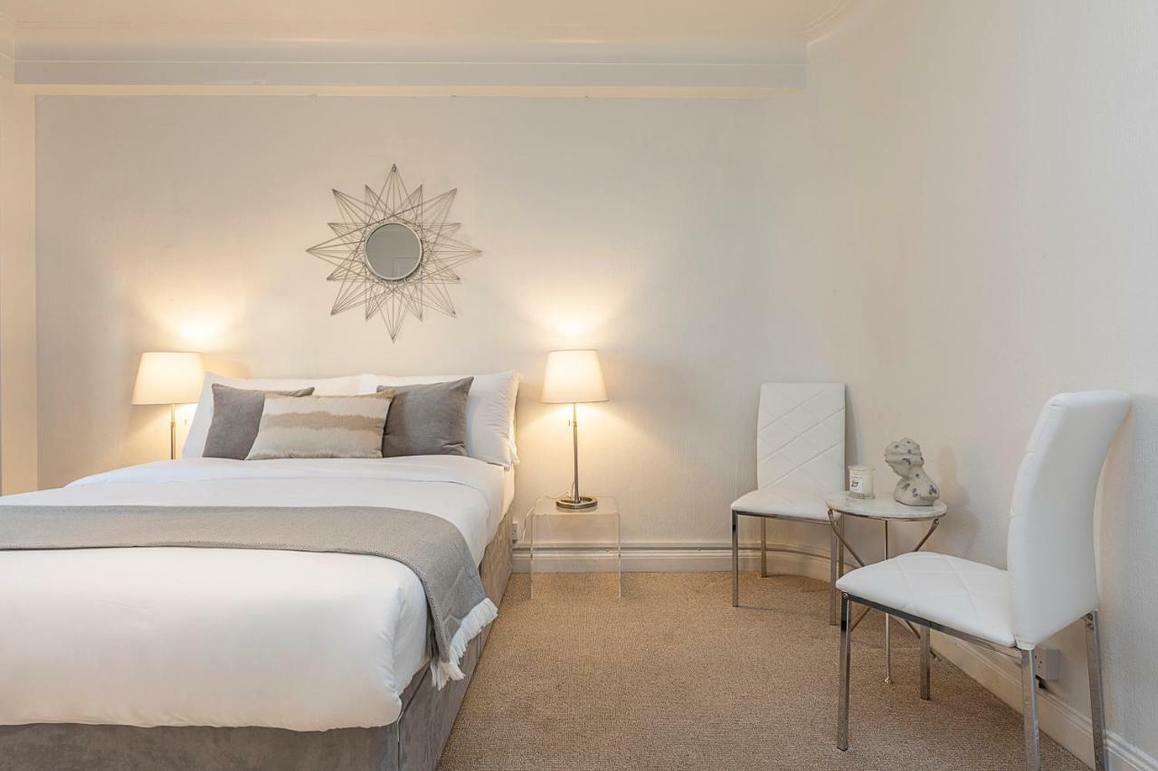 Grand Swiss Cottage Apartment London Bagian luar foto